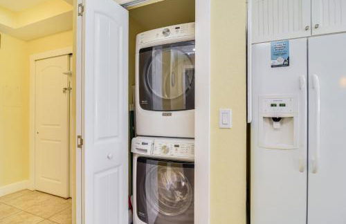 Waterfront Condo with Water Park, Walk to the Beach! - Foto 11