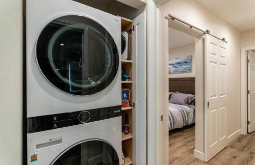 Family Beach House, 400ft to Beach, Parking, BBQ - Foto 45