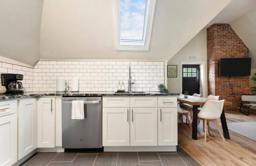 3 Bedroom House with Netflix, FREE Parking, Near Hospitals, Shopping,Food - Foto 28