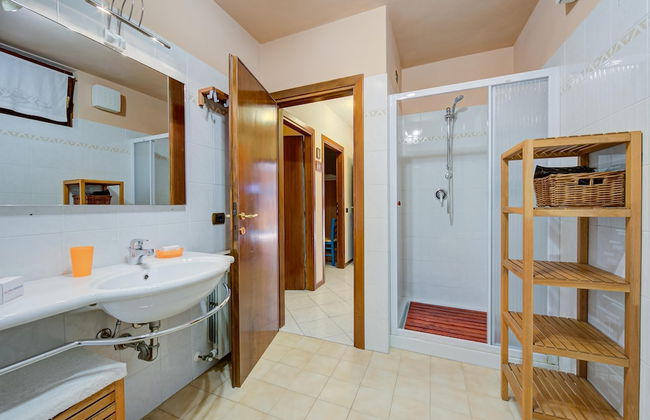 Casa Angiolina Lake Mountain View - Photo 15