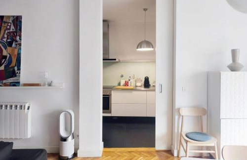 E36 - AC & Parking - Bright & Spacious Apartment - Foto 3