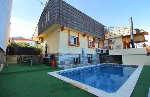 Chalet con piscina y barbacoa - Foto 18