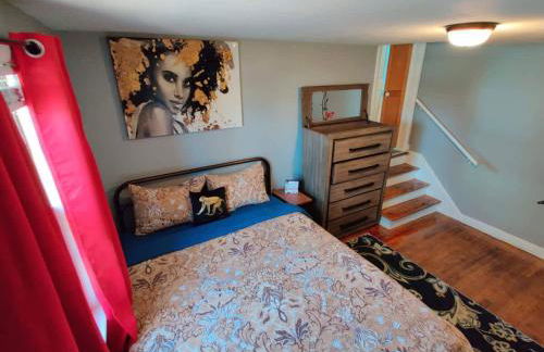 City Charm Walk to Trinity & Hospital with Parking - Foto 13