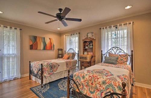 Charming Florence Getaway with Fireplace and Grill! - Foto 22