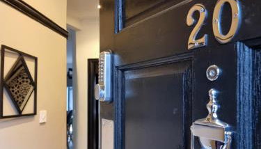 Spacious 6-Bed with Large Patio and Free Parking - Foto 5