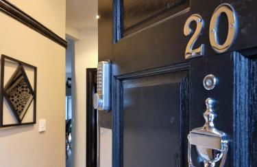 Spacious 6-Bed with Large Patio and Free Parking - Foto 23