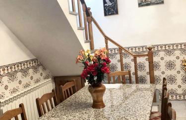 Charming House in Cortiçada with Balcony and Mountain View - Foto 13