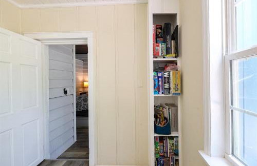 Dog Friendly Lakeside Escape with Hammock and Fire Pit - Foto 66