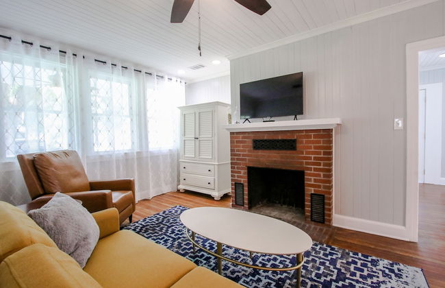 Historic Home for 7 with Apartment - Foto 48