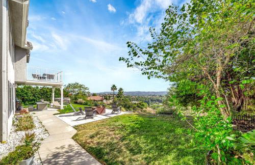 Stunning Hilltop 5BR With View And Hot Tub! - Foto 75