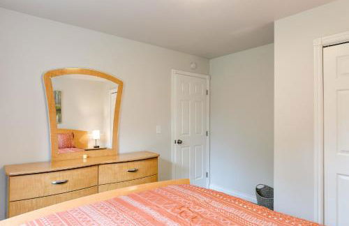 6 Mi to Dtwn Bright and Airy Anchorage Getaway! - Photo 14