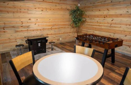 Serenity Ridge- Scenic Luxury Log Estate Getaway - Foto 26