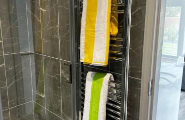 Whispering Waves Guest house, Brighton-8 mins, Guests 4, Beachfront, Free parking, WiFi, Kitchen and AC - Foto 39