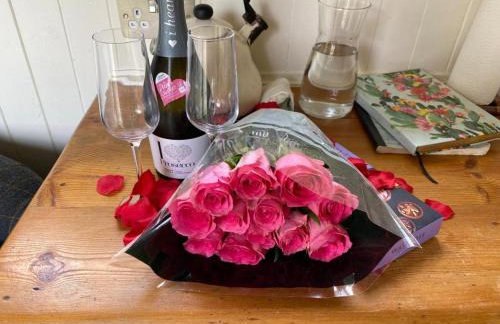 Cosy romantic shepherd hut in open countryside - Foto 18