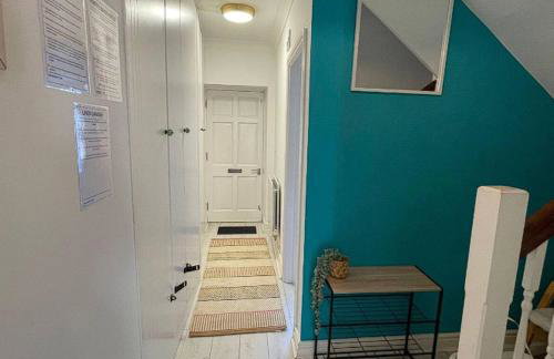 Queen Anne Court-FREE PARKING By Prescott Apartments - Photo 8