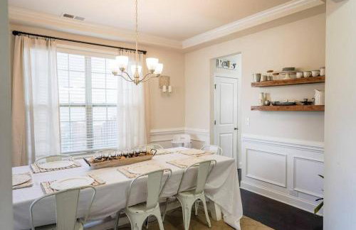 The Grand 5BR Retreat --15 mins to Greenville - Foto 12