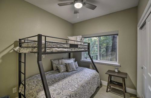 Secluded Butte Meadows Cabin with Deck and Grill! - Foto 16