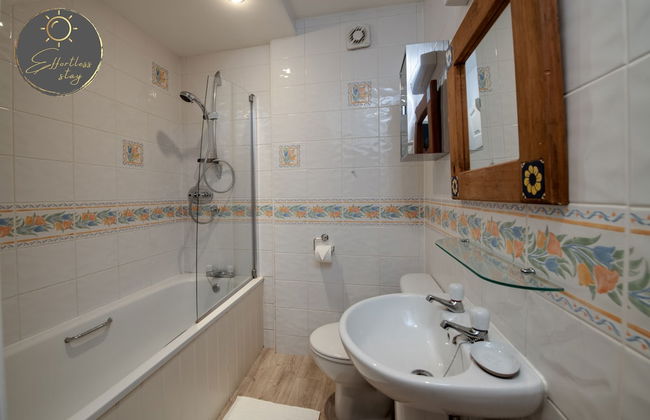 Leeward House - Photo 8