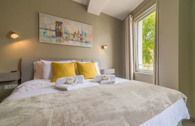 Luxurious Suites Elegance - Photo 14