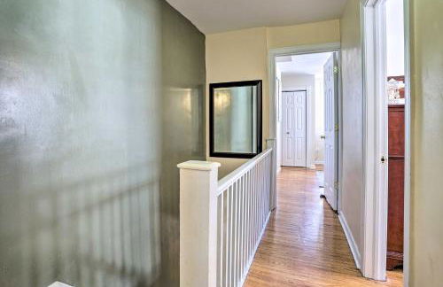 Suburban Home with Backyard Patio Less Than 7 Miles to Dtwn! - Foto 17