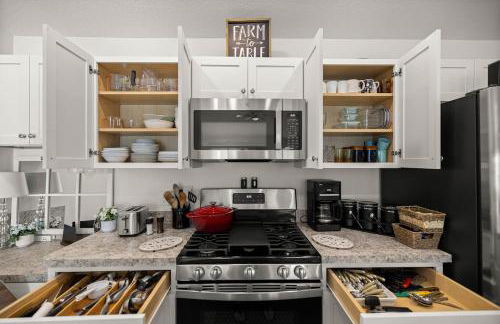 Cozy 2BR in The Villages With BBQ and 4 Seaters Golfcart King Bed - Foto 28