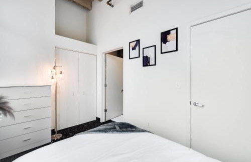 West Loop - City Views With In & Out Parking 6 - Photo 29