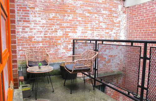 2 bdrm Modern & Hip Apt with Private Patio - Foto 8