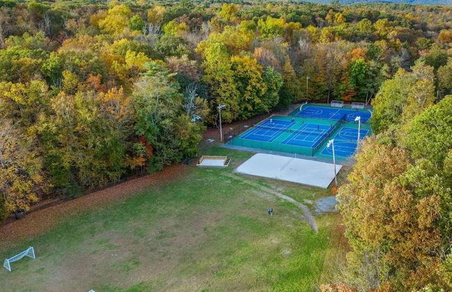 Somerset Lodge by Avantstay Hot Tub Lake Access Community Amenities - Foto 52