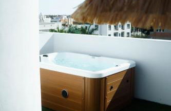 Emerald Suite Plaza - Photo 8