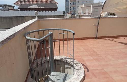 Bonito apartamento a 2 minutos de la playa con vistas al mar - Foto 9