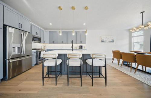 BRAND NEW Scenic Luxury Mountain Retreat - Photo 58