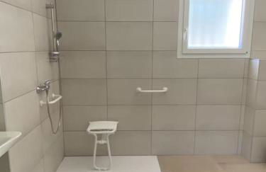 Villa 120m2 accès PMR piscine chauffée et jacuzzi - Foto 23