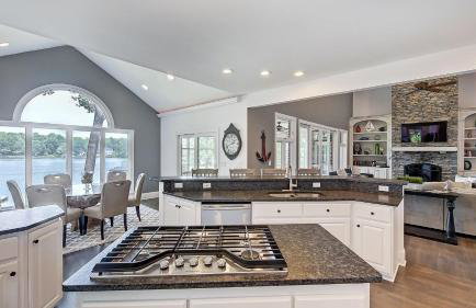 Lucky's Lake House by Avantstay Private Lake Bar - Photo 40