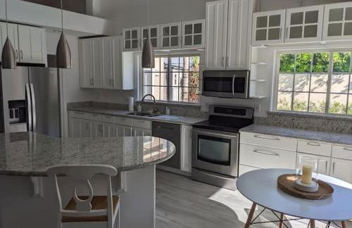 Heated Pool - Spacious, Cheerful Home 5br/3bath - Foto 4