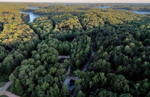 Stylish Lakehouse with Black-and-White Modern Design near Lake Hartwell, Clemson SC - Foto 41