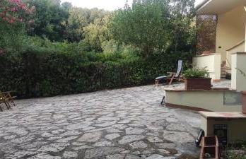 Bilocale a due passi dal mare immerso nel verde - Foto 3