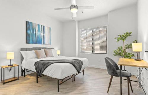 CozySuites Glendale by the stadium with pool 16 - Foto 10