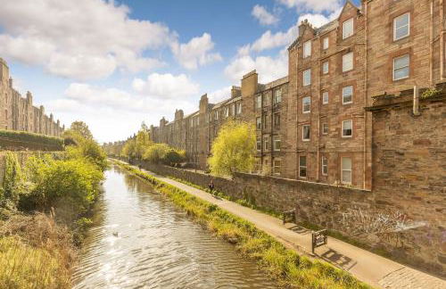 2BD Loft Style Apt - Edinburgh - Free Parking - Pass the Keys - Foto 14
