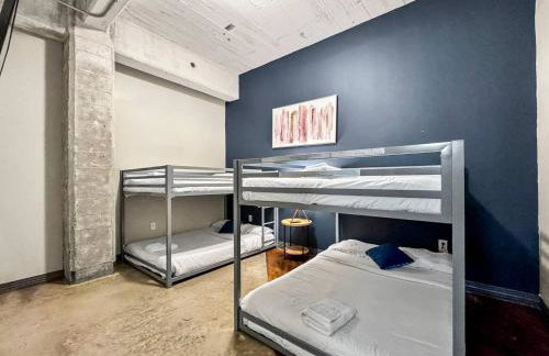 Chic Loft 828 3bd Sleeps 16 Free Parking - Foto 9