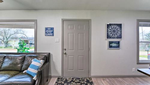 Lake Granbury Getaway about 1 Block to Waterfront - Foto 4