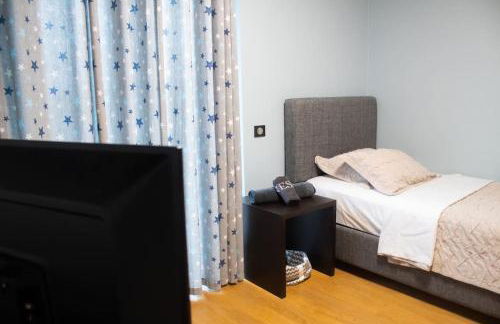 Ariadnis Spacious 3Bd home, 10 mins to Airport, Port, Beach - Foto 36