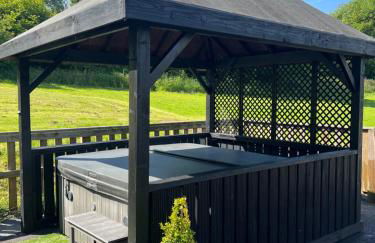 Kabin in the woods with Hot Tub - Foto 7