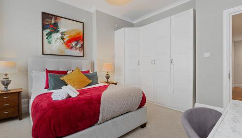 LUXURY Victorian Flat 2 bed 2 bath Flat Sleeps 4 to 7 - Foto 2, wardrobe, heating
