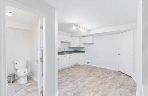 Family and Pet Friendly Retreat with Sauna, Firepit, Pond Views Near Route 151 Wineries - Foto 24