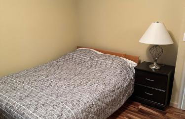 Forget Me Not Home by Airport Upstairs with Deck - Foto 29