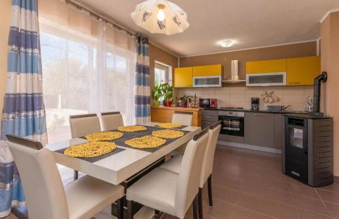 Four-Bedroom Holiday Home In Pristeg - Photo 17