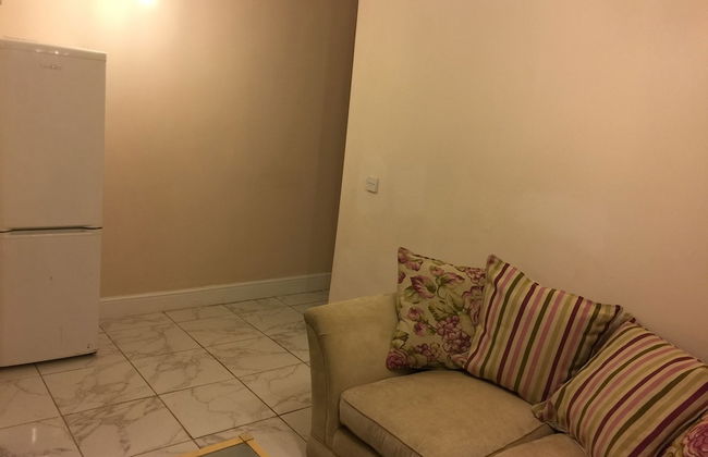 Bourne Court - Photo 5