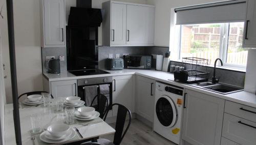 House - Sleeps 4 - Parking - Garden - City Centre - Foto 4, stove