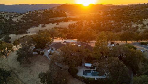 Yosemite Mountain Top Retreat Hilltop Manor Pool Spa - Foto 3