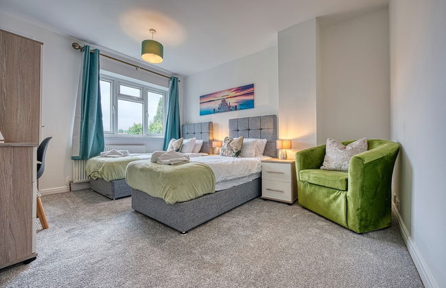 Modern 3 Bedroom 2 Bath Hse with Parking - Foto 2